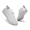 Minimalistischer weißer Barfußschuh mit flacher, flexibler Sohle und dezentem schwarzen Streifendetail – ideal für Alltag und Freizeit.